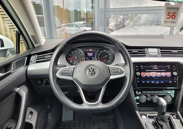 Volkswagen Passat cena 99900 przebieg: 126930, rok produkcji 2019 z Ełk małe 254